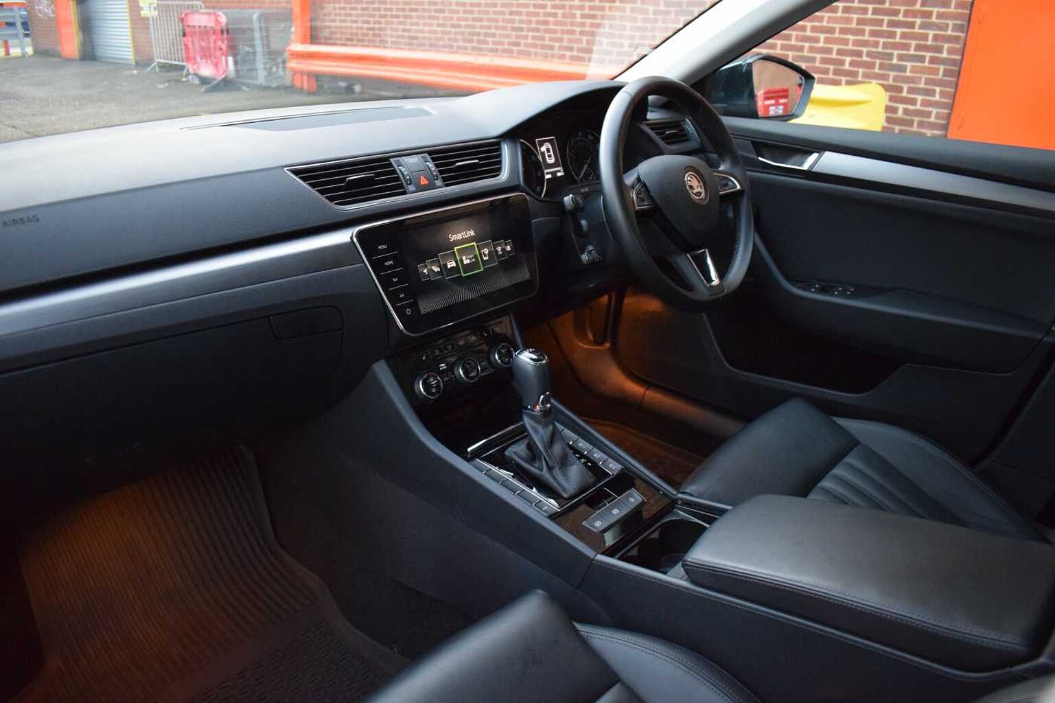 SKODA Superb 2.0 TSI 220ps SE L Executive DSG Hatchback