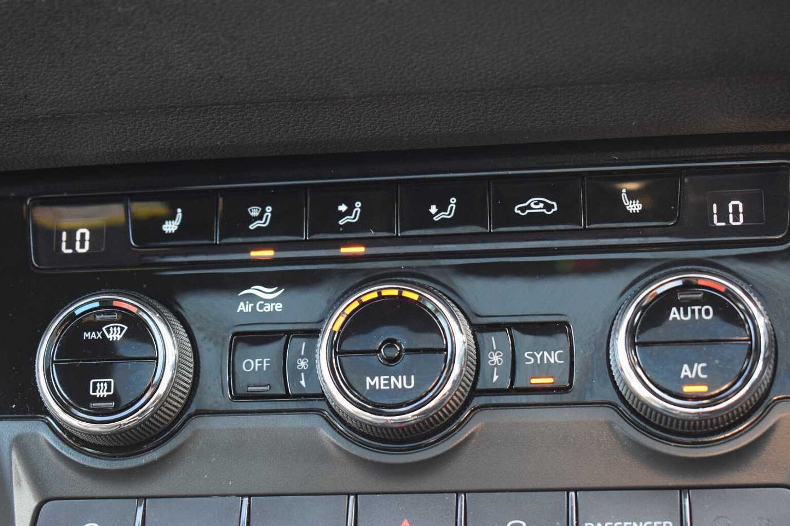 SKODA Karoq SUV 1.5 TSI (150ps) SportLine ACT DSG