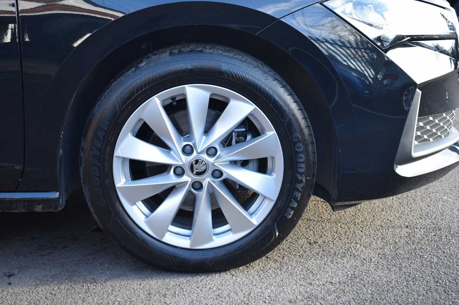 SKODA Superb 2.0 TDI 150ps SE Technology DSG 5-Dr Estate