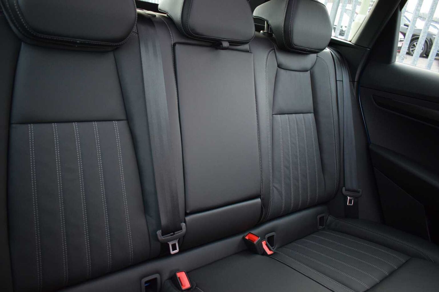 SKODA Karoq SUV 2.0 TSI (190ps) 4X4 SportLine DSG