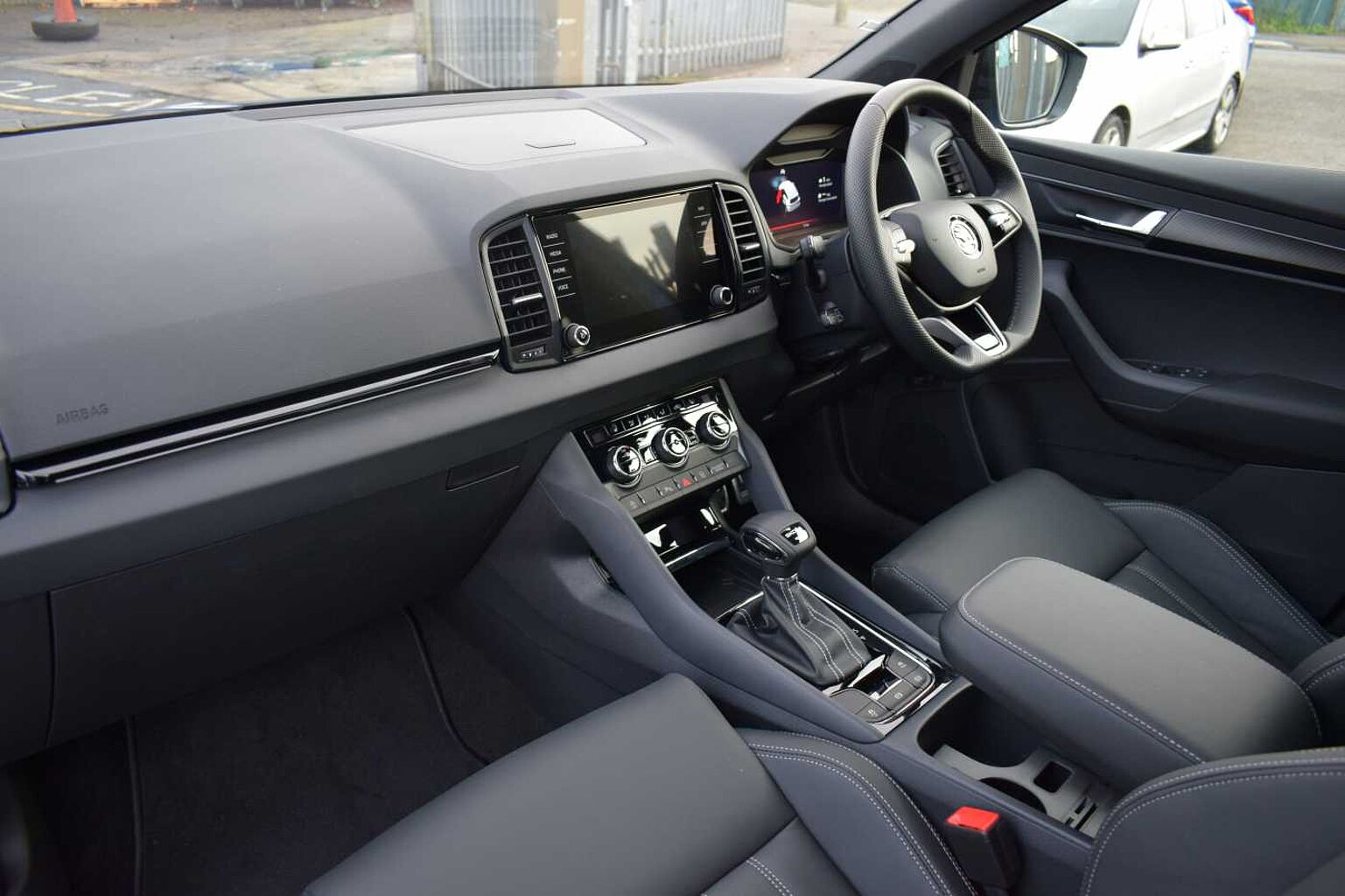 SKODA Karoq SUV 2.0 TSI (190ps) 4X4 SportLine DSG