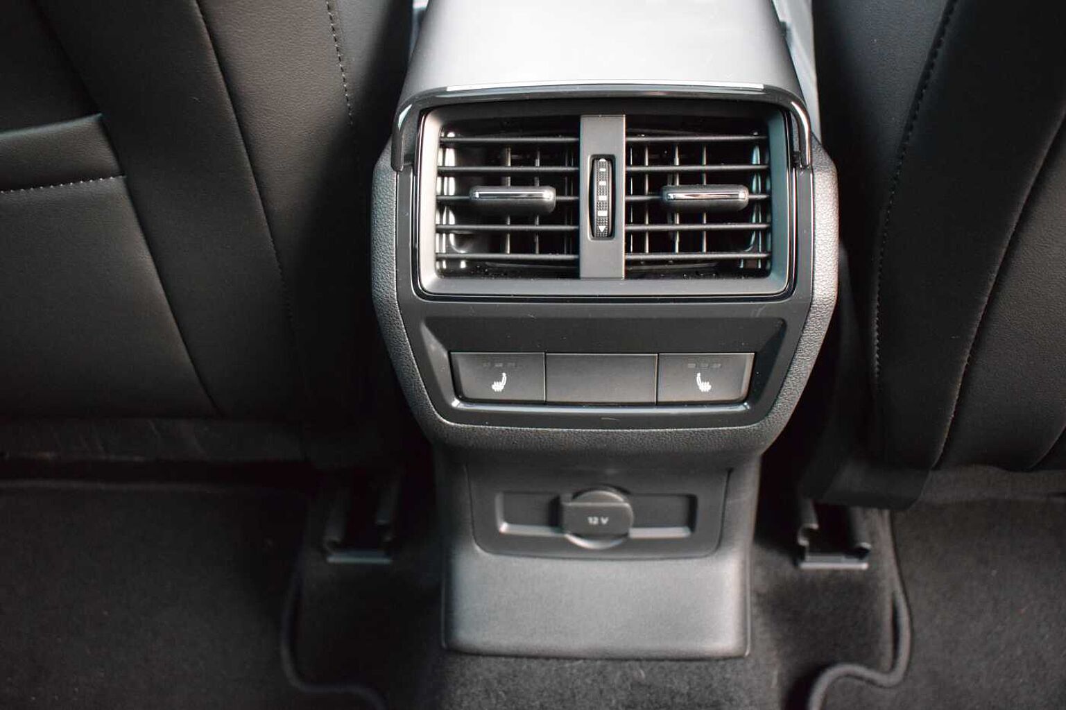 SKODA Karoq SUV 2.0 TSI (190ps) 4X4 SportLine DSG